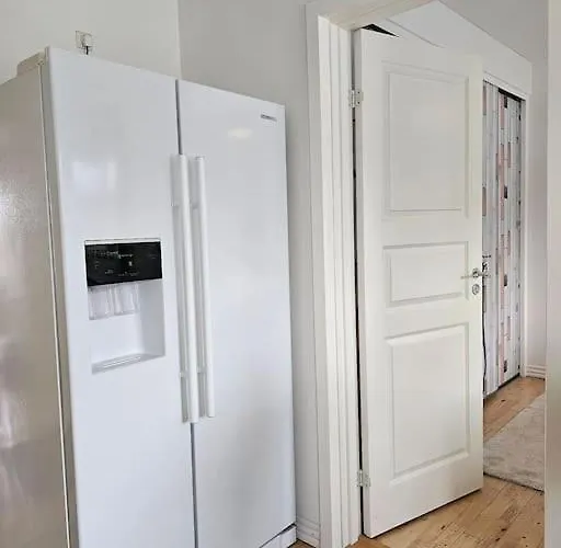 公寓 Med Altan Og Gratis Parkering *