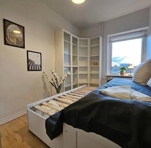 Apartament Med Altan Og Gratis Parkering Aalborg