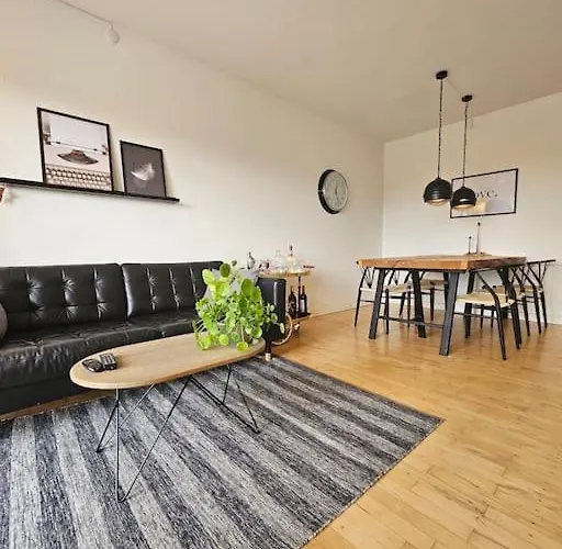 Med Altan Og Gratis Parkering Apartament *